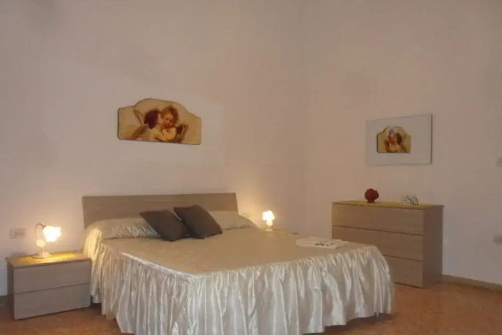 Room 2 of 11