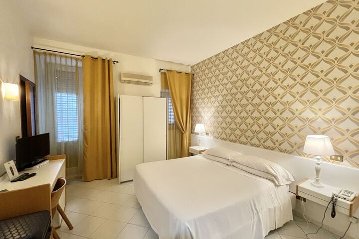 Room 38 of 61