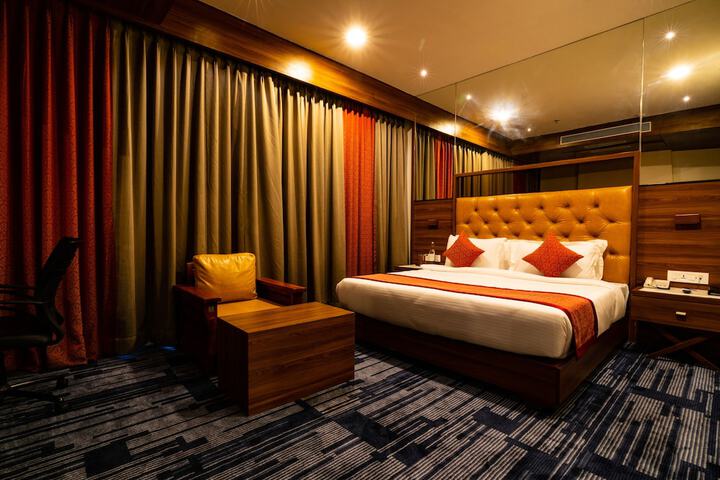 Room 18 of 48
