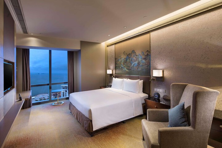 Room 43 of 96