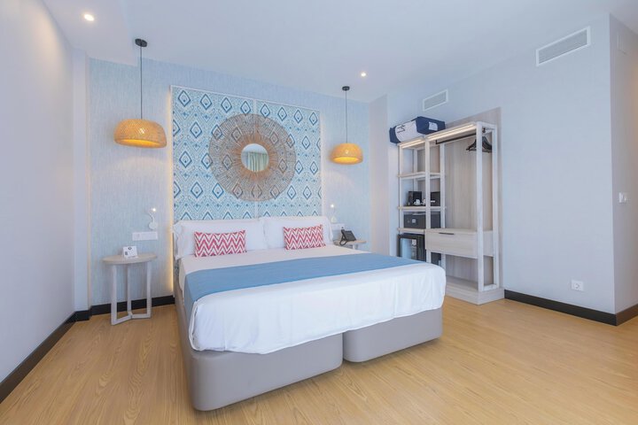 Room 22 of 48