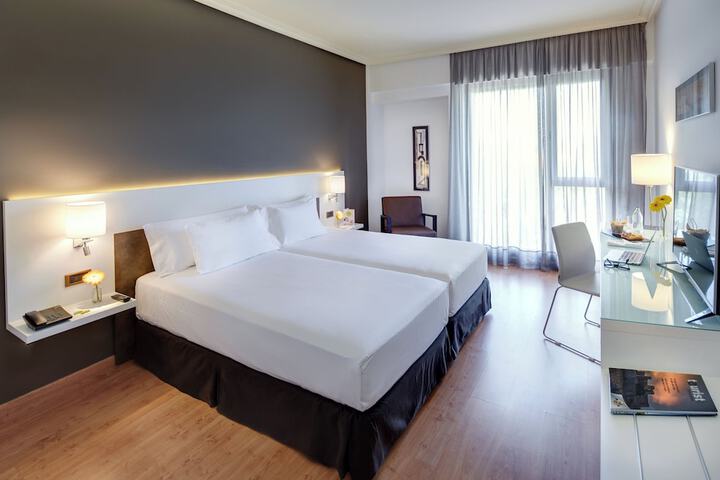 Room 4 of 48