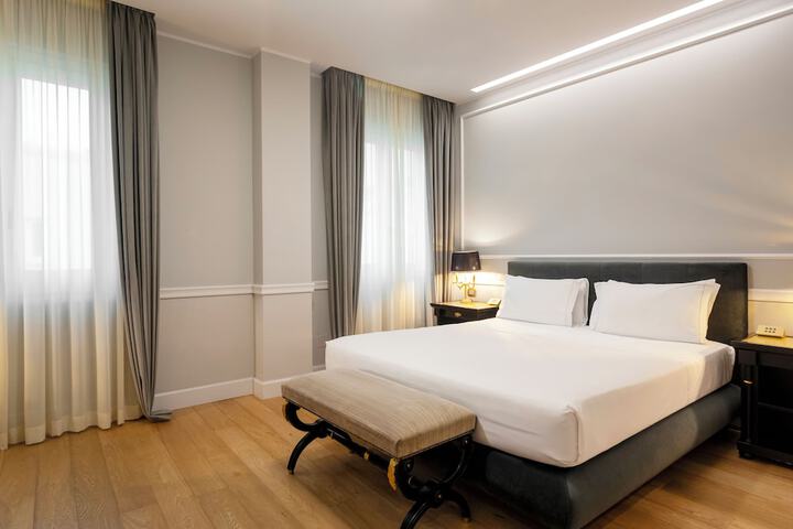 Room 16 of 145