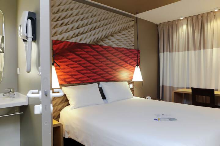 Room 6 of 41
