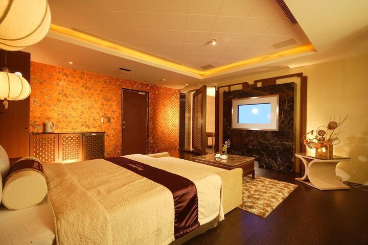 Room 7 of 80