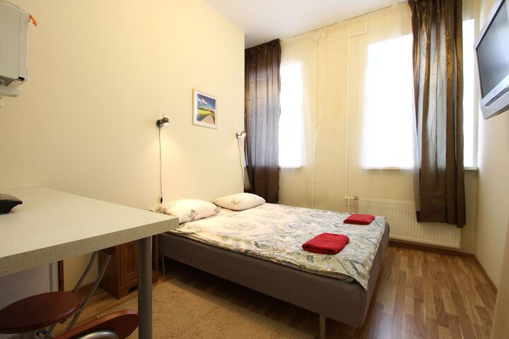 Room 6 of 17