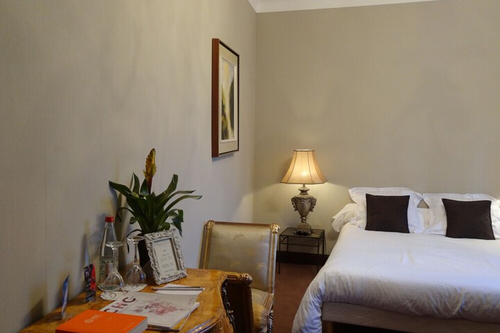 Room 7 of 35