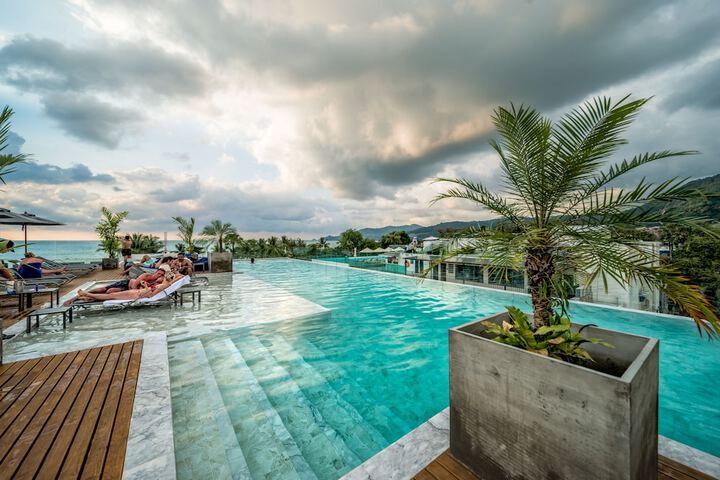 Pool 83 of 158
