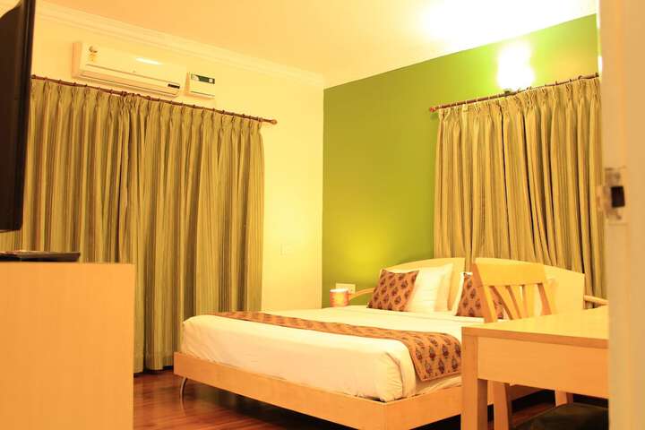 Room 6 of 33