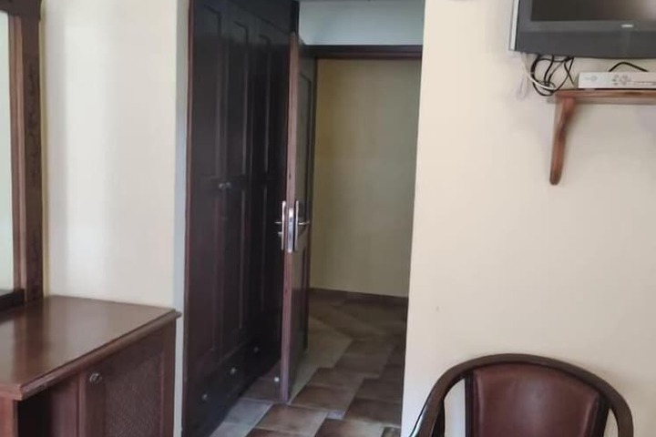 Room 15 of 27