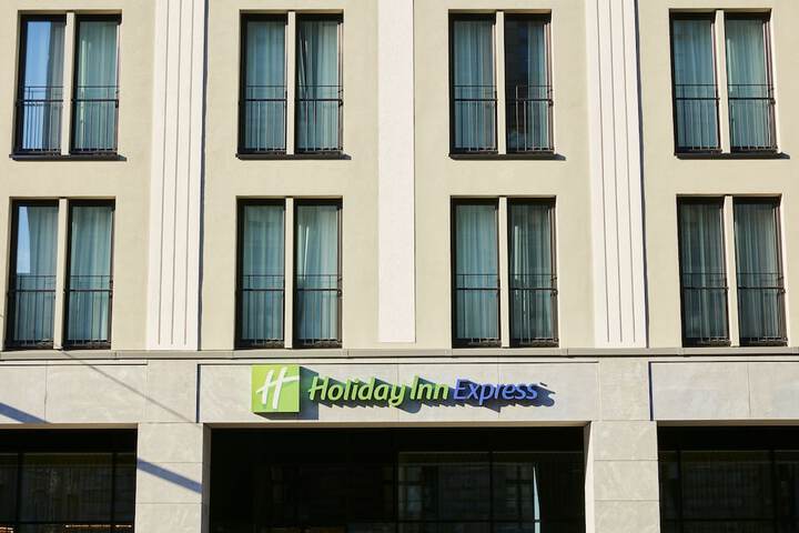 Hotel 63 of 77