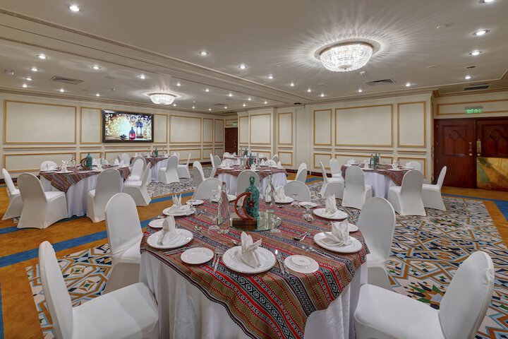Ballroom/Hall 207 of 290