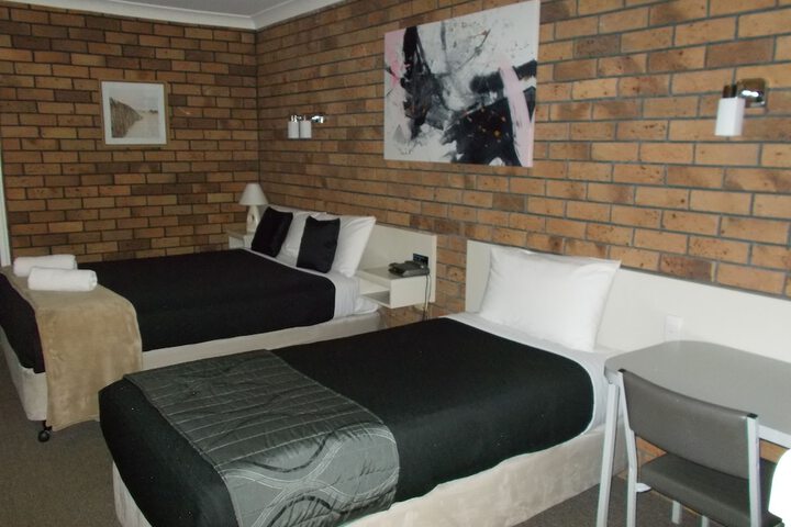 Room 3 of 41