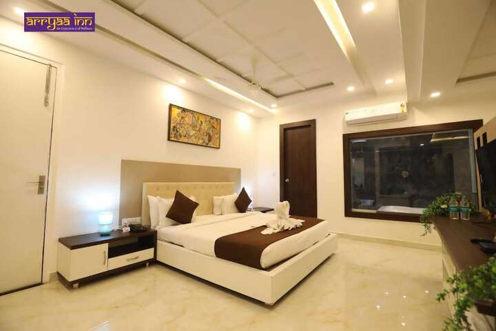 Room 4 of 17