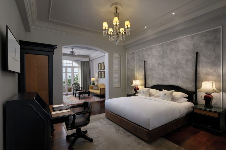 Room 26 of 86