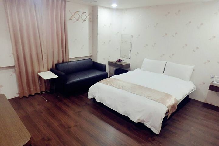 Room 6 of 67
