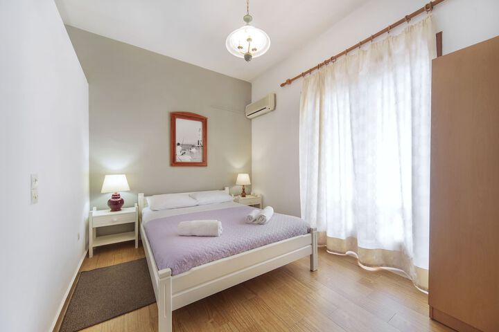 Room 32 of 63