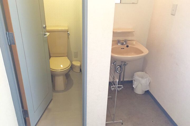Room 12 of 43