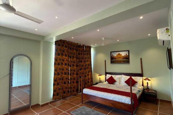 Room 15 of 89