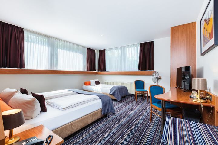 Room 20 of 34