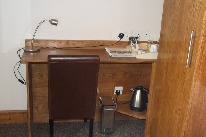 Room 21 of 34