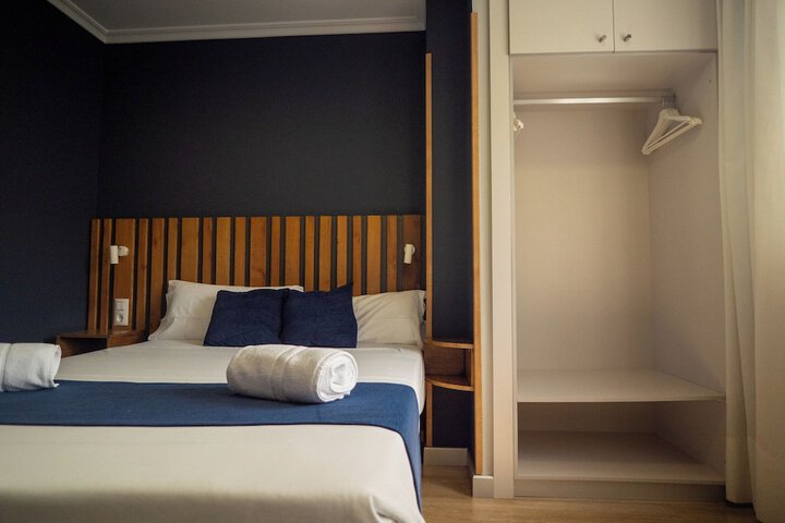 Room 8 of 19