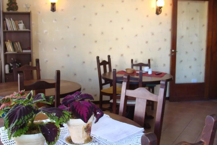 Dining 2 of 2