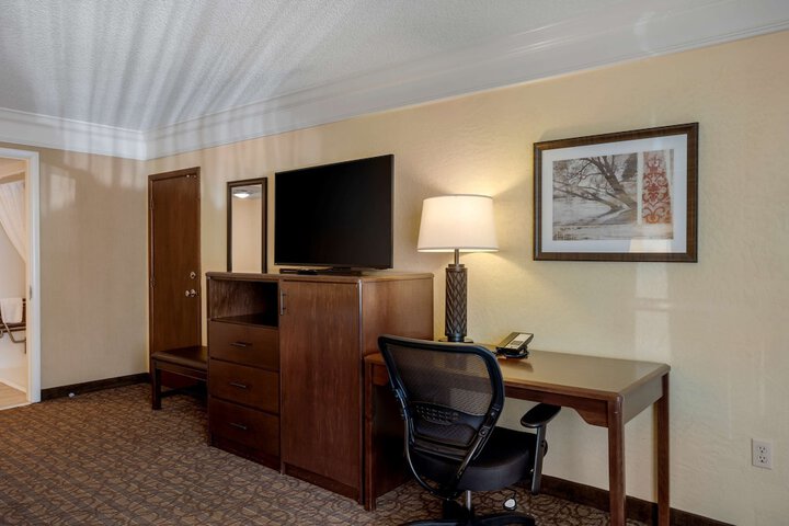 Room 9 of 43
