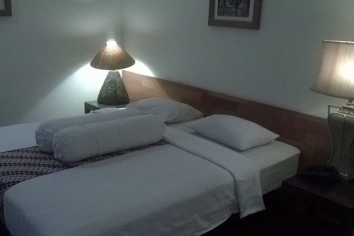 Room 4 of 61