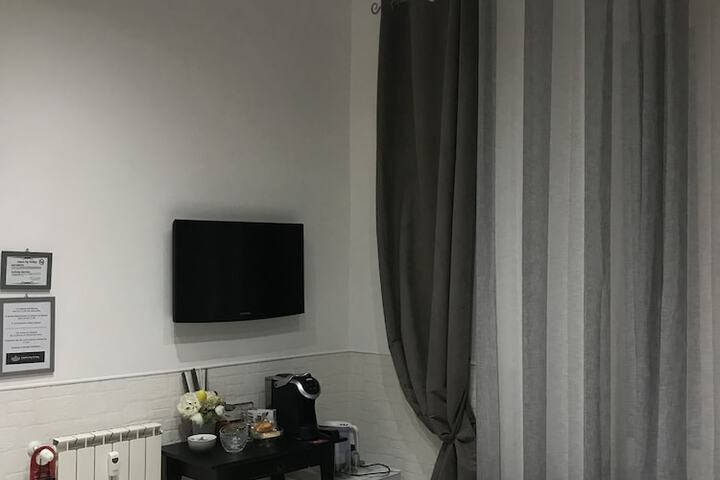 Room 11 of 32