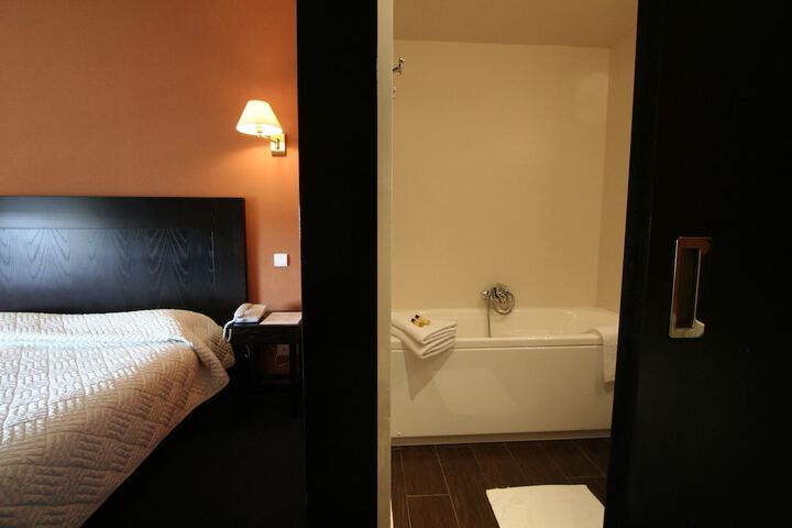 Room 25 of 67