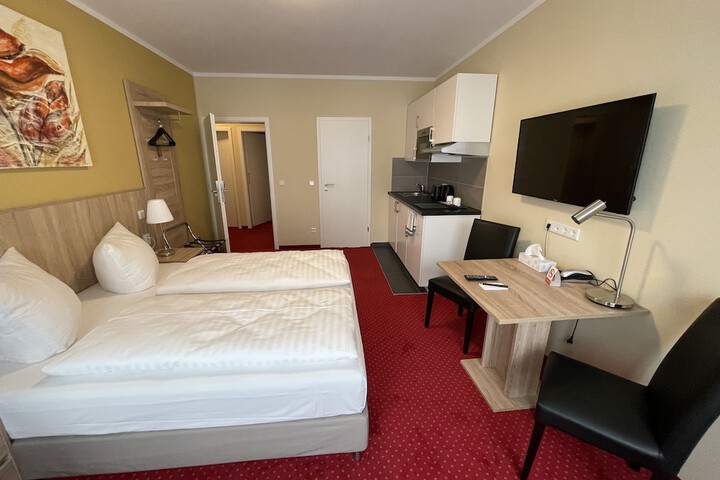 Room 62 of 99