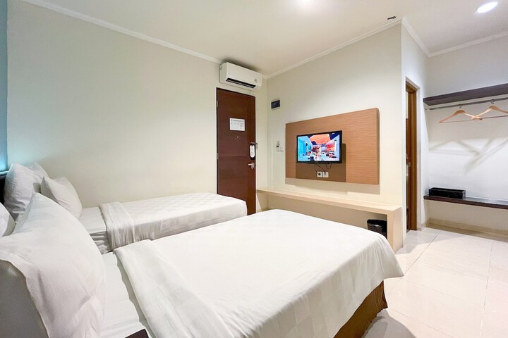 Room 28 of 61