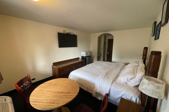 Room 6 of 23