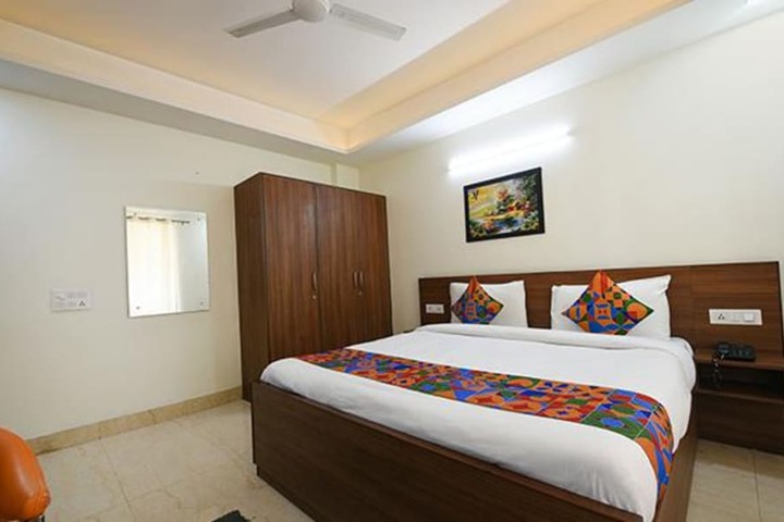 Room 18 of 29