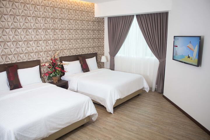 Room 13 of 25