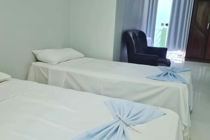 Room 5 of 7
