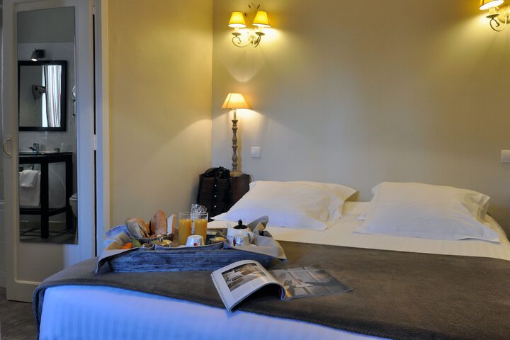 Room 5 of 68