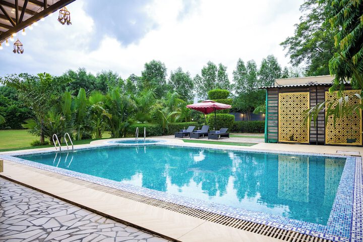 Pool 71 of 106