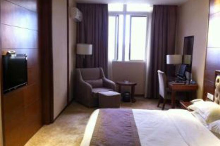Room 5 of 7