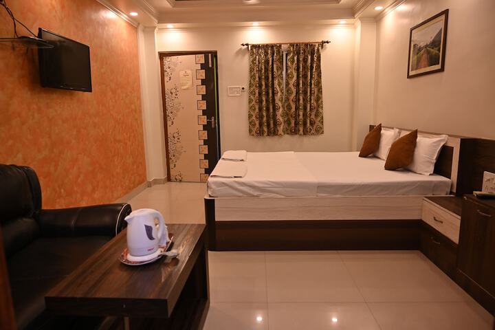 Room 12 of 21