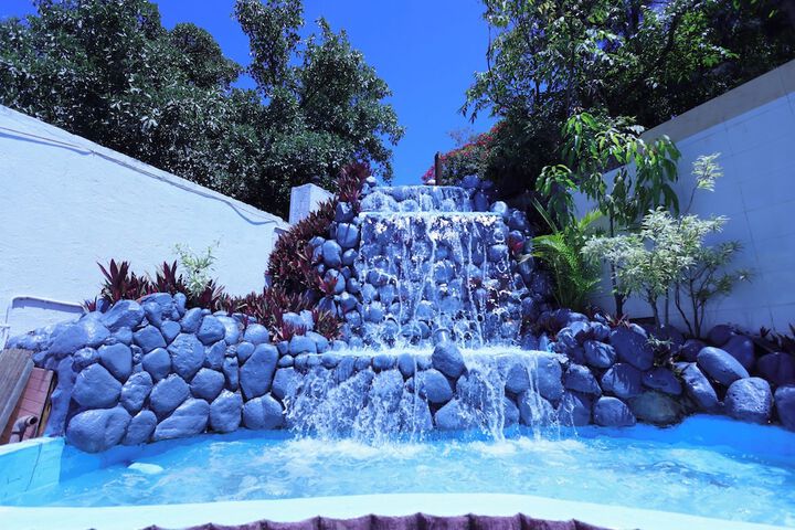 Pool 66 of 102