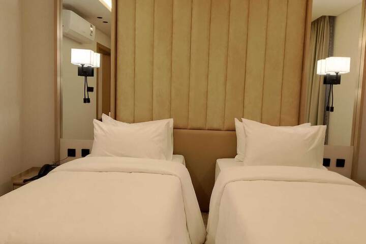Room 10 of 23