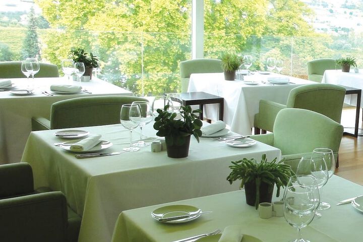 Dining 110 of 152