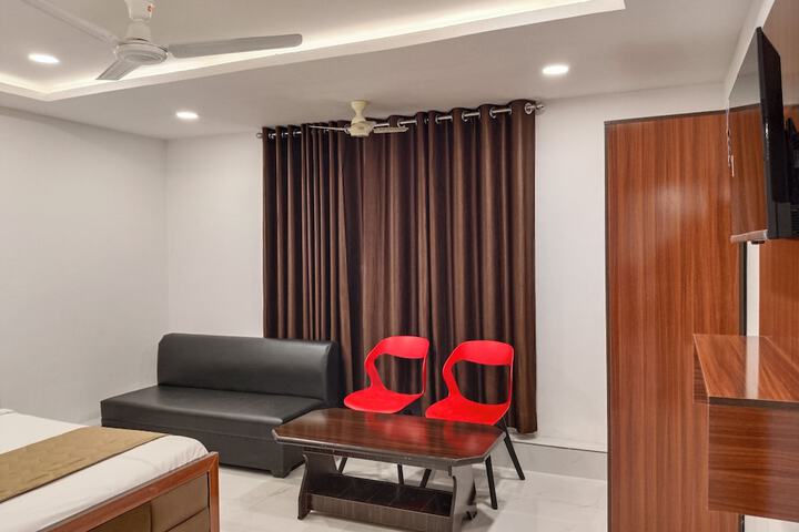 Room 12 of 17