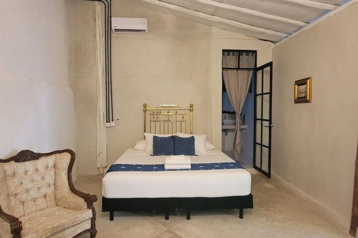 Room 12 of 81
