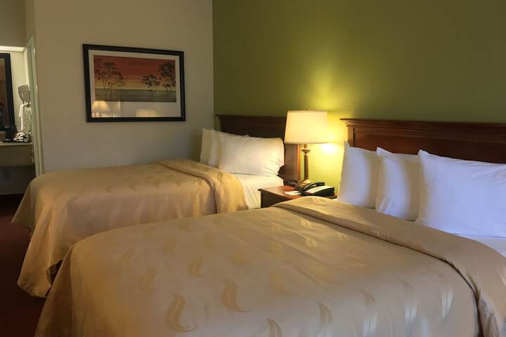 2 Double Beds (23 of 28)
