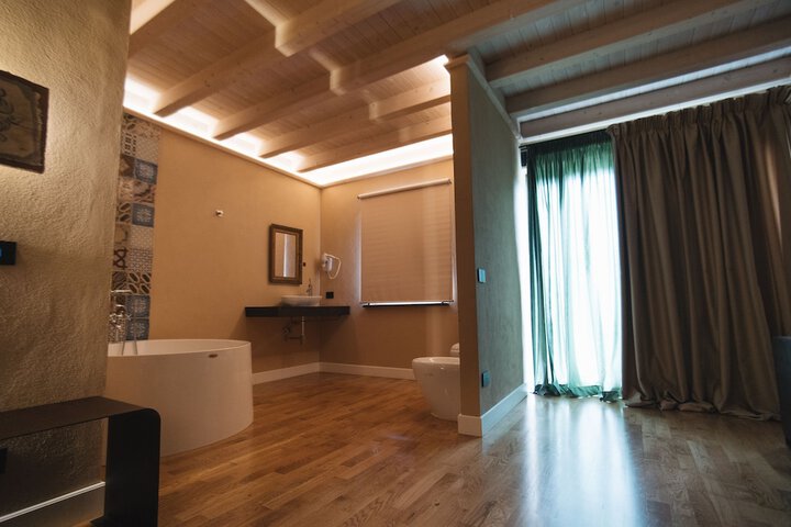 Room 51 of 149