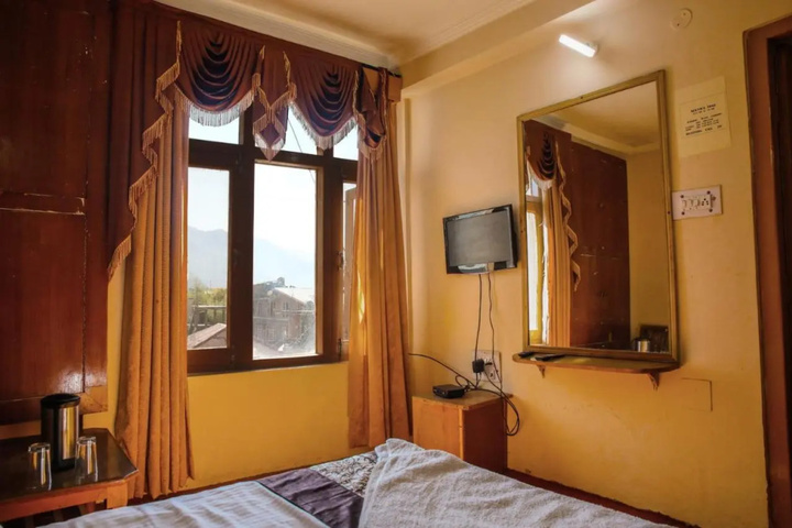 Room 3 of 23