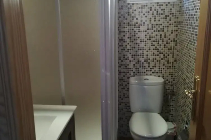 Room 10 of 14
